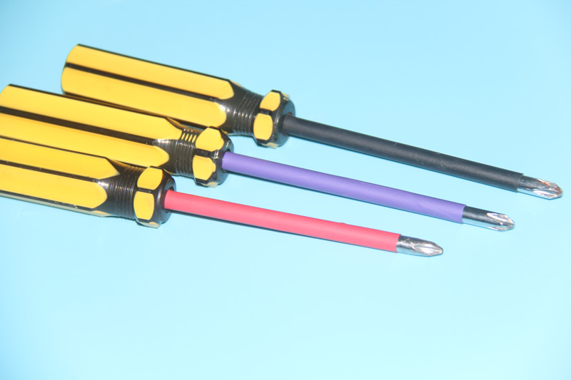 彩色热缩管用于螺丝刀金属杆的绝缘保护